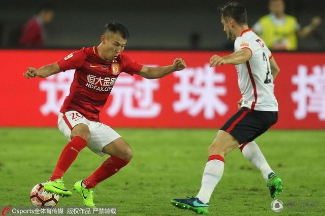 “波特来到了一家正在进行大规模转型的俱乐部，他们投入了很多，但他们对自己所做的事情毫无头绪，公平的来说，他们更像是在工作中学习，波特可能在想这些人都疯了。